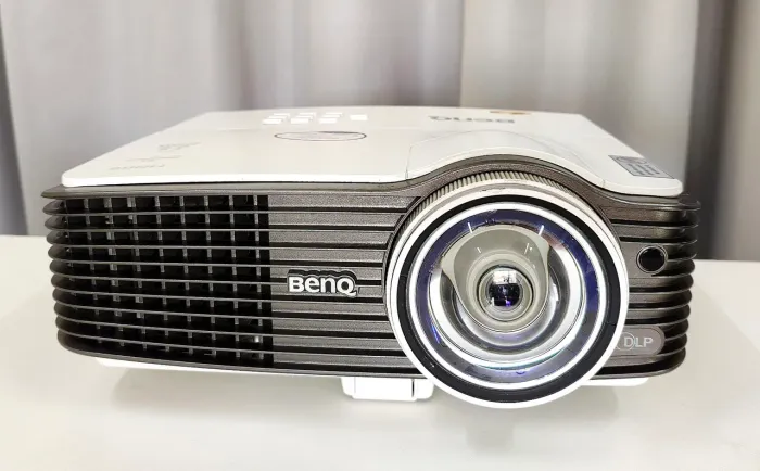 Projetor de CURTA DISTÂNCIA 3.500LÚMENS SEMINOVO BENQ MX572ST