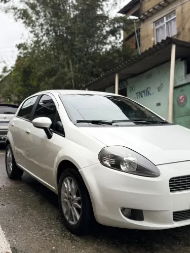 Fiat Punto Attractive 1.4 Fire Flex 8V 5P 2012