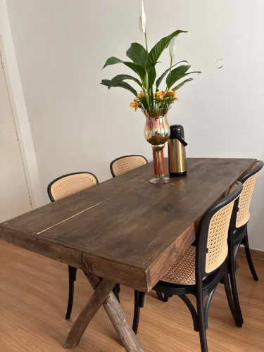Mesa com 4 cadeiras