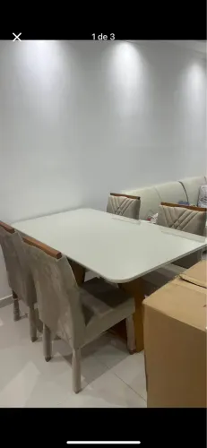 Mesa com 6 cadeiras 