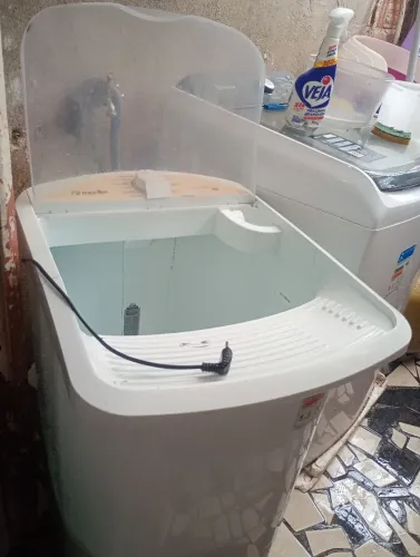 Tanquinho lava roupas, (não centrífuga apenas lavagem)