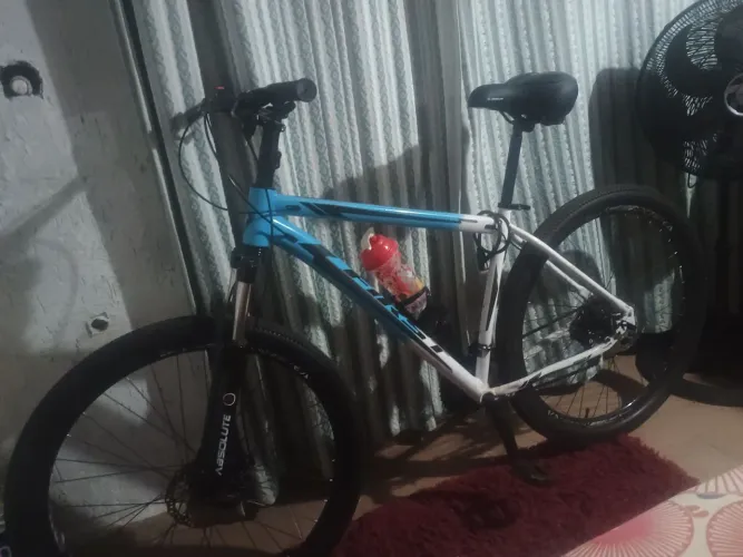 Bicicleta aro 29 first