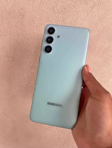 Samsung m55 todo original funcionando perfeitamente, biometria na tela 256 gigas