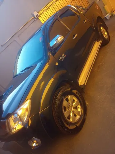 Toyota Hilux CD SRV D4-d 4X4 3.0 TDI Diesel AUT 2011