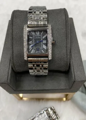 Relógio Feminino Estilo Cartier Cravejado - Elegante, Sofisticado e Resistente à Água