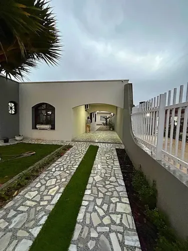 Casa Mobiliada com 3 Quartos (1 Suíte) para Locação no Centro de Tijucas