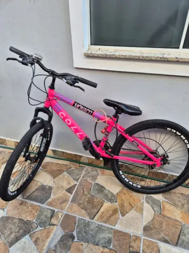 bicicleta Colli Mônaco Aro 26 rosa neon