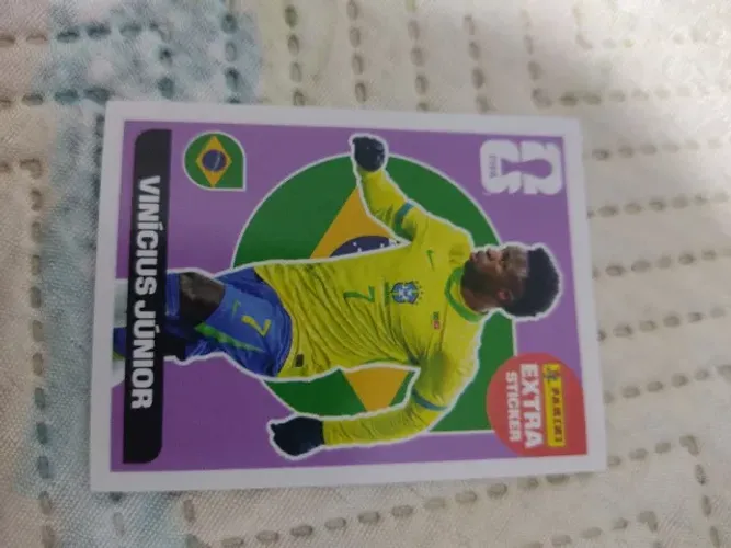 Figurinha legend do Vinícius Júnior roxa