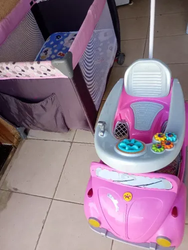 Berço portátil e carrinho fusca