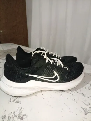 Tênis Nike Downshifter 11 Original Preto e Branco Nº 40 em Ótimo Estado