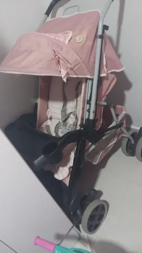 Carrinho de bebê MENINA