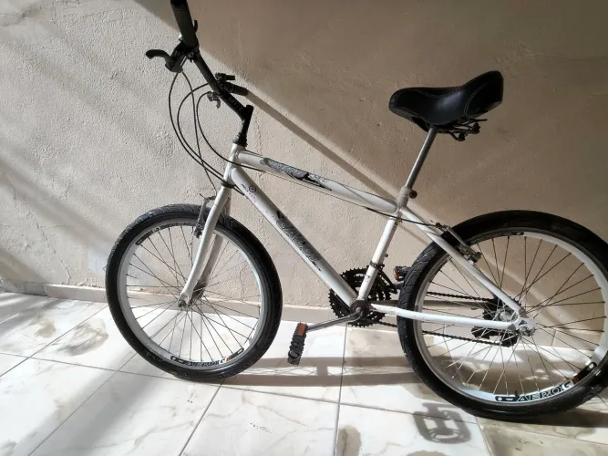 Bike caloi com marchas