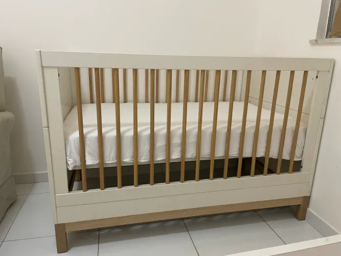 Vendo berço e cômoda da Quater