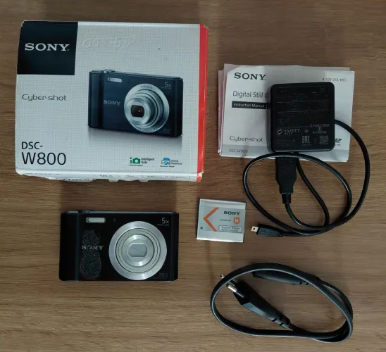Camera digital Sony Cyber-shot DSC W800 - 20.1MP (NAO ABAIXO O VALOR)