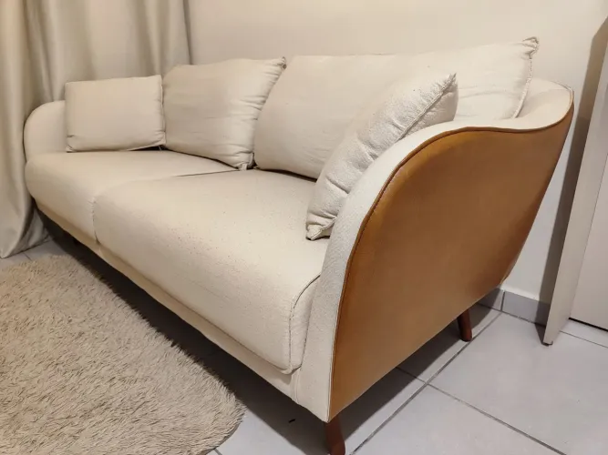 Sofá usado em estado de novo