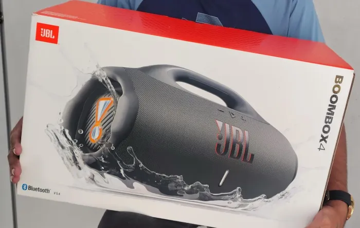 Caixa JBL boombox 4