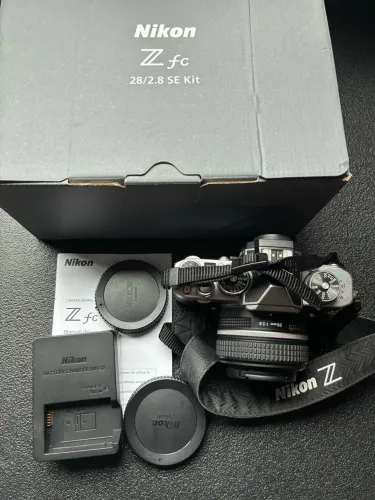 Kit Nikon ZFC + 28mm 2.8