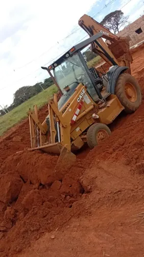Retroescavadeira CASE 580M 2008 | Revisada | Excelente Estado