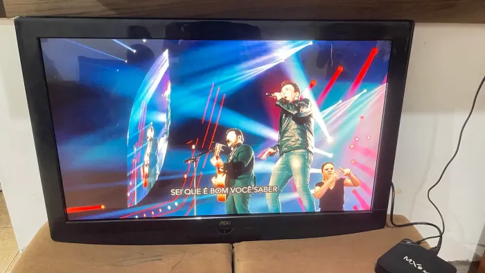 TV 32 AOC