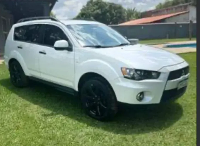 Mitsubishi Outlander 2.0 16V 160cv Aut. 2013