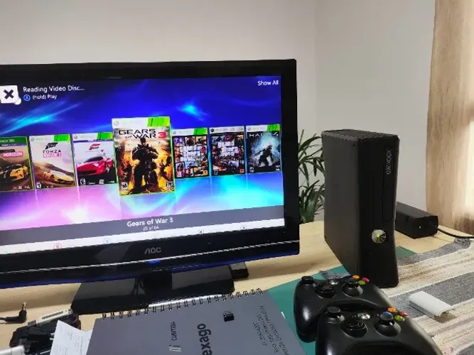 Xbox 360 Slim RGH 3.0 e LT +2 controle e HHD 500GB