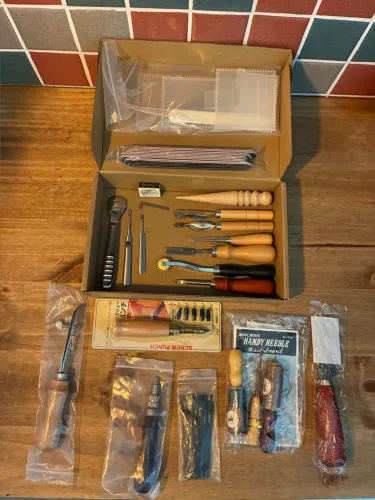 Kit completo de ferramentas para trabalhar com couro - NOVO