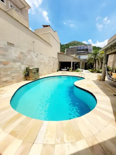 Casa Alto padrão 384m², 4 suítes à venda por 2.500.000,00 em Vila Valqueire - RJ