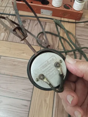 Fone de ouvido BRANDES,MADE IN USA, muito antigo. Leia: