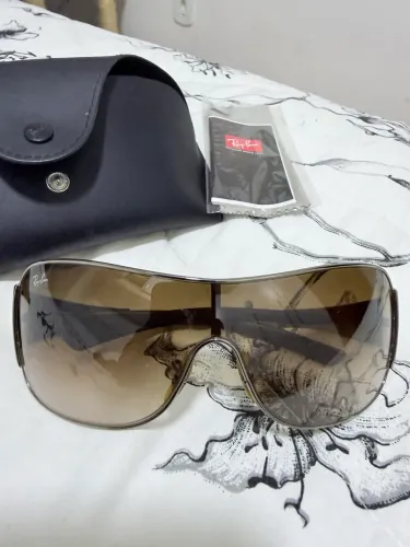 Vendo óculos Ray-Ban originais em excelente estado