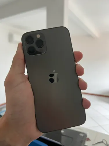 iPhone 12 Pro 128GB + 4 Capinhas e Carregador