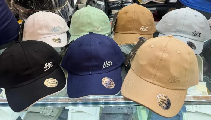 Boné atacado 18 reais cada 