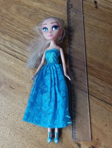 BONECA ELSA FRONZEN 24cm.