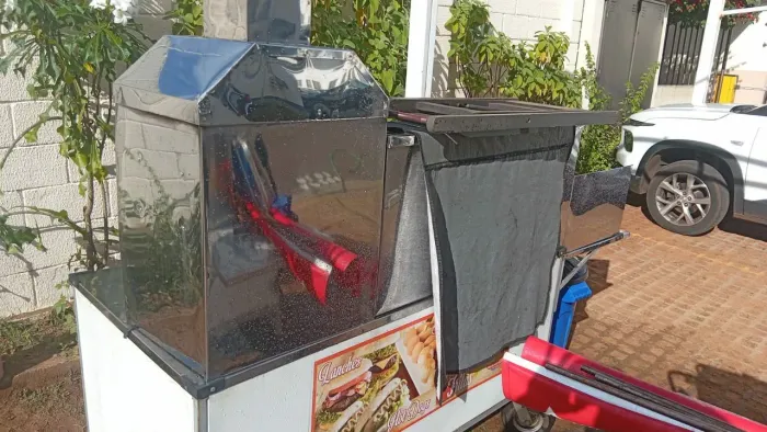 vendo carrinho de lanches,espetos,hot dog,pastel 5x1 com chapa e fogareiro de fritura