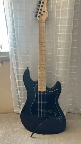 GUITARRA STRATOCASTER - STRINBERG STS 100