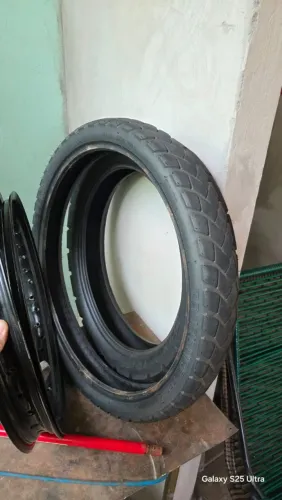 Vendo conjunto de roda e aro de moto 