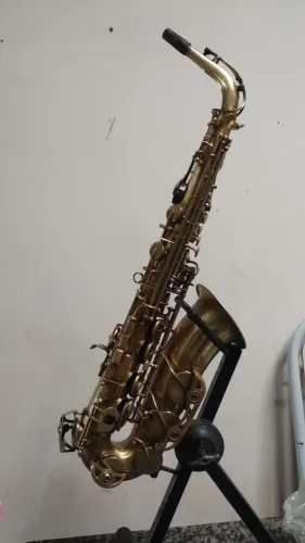 Sax Alto Desplacado e Revisado + 1 ano de Manutenção Grátis