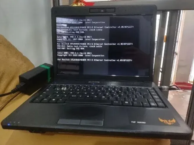 Notebook Philco Intel 14 polegadas, wifi, dvd, carcaça boa, p/ revisão c. defeito
