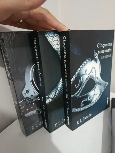 Trio de livros 50 tons de cinza