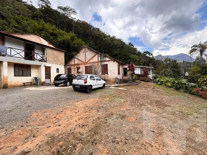 São 3.000M² com bom aproveitamento, água , Luz e internet. Com potencial para empreendimen