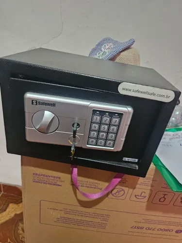 Cofre novo com chave nunca usado