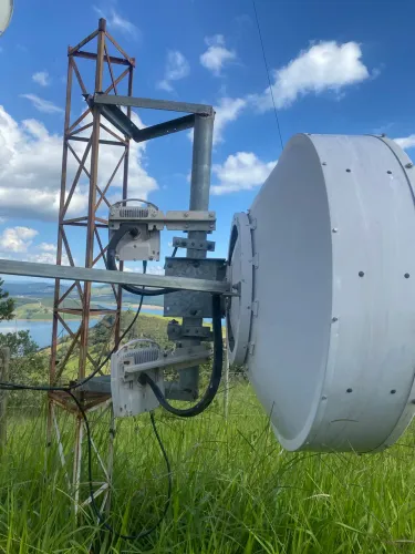 Rádio Ericsson 6p 2+0 com antena de 1.2