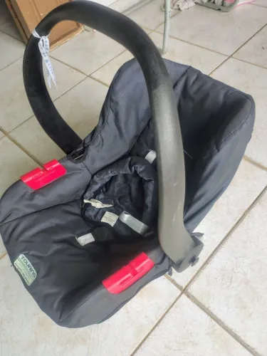 Bebê conforto usado em ótimo estado.