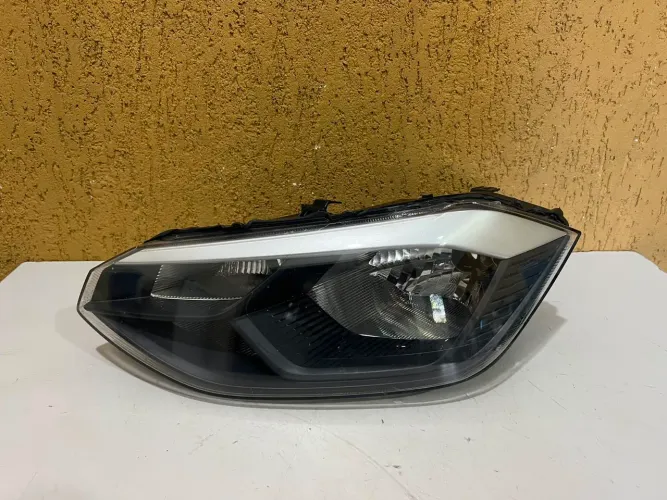 Farol esquerdo Polo Track ano 2022/2023/2024/2025/2026