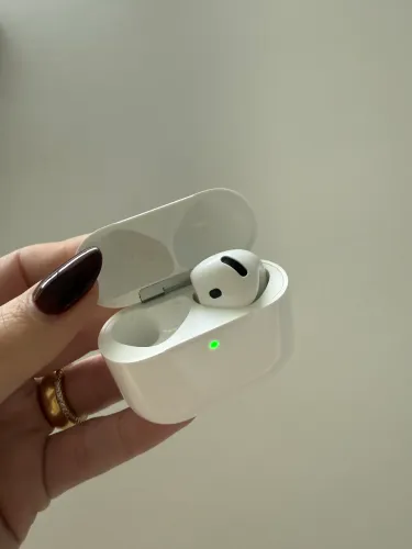 Apple AirPods 4 (somente lado direito + case)