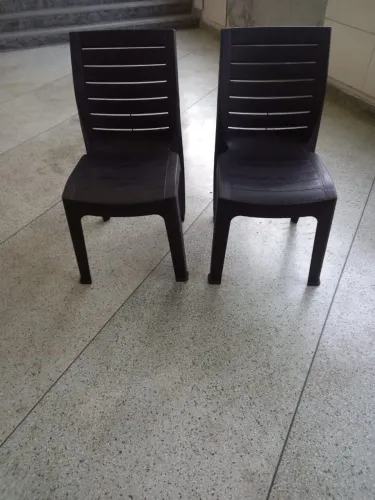 Cadeira plástica sofisticada