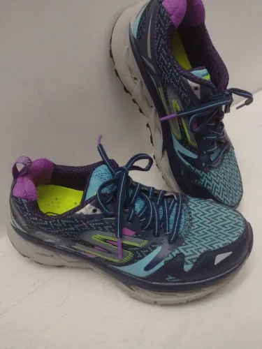 Tênis Skechers Go Trail Ultra 3 n.34 em excelente estado 