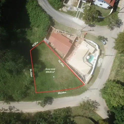 TERRENO DE 601m² EM PARATY - A 2KM DO CENTRO HISTÓRICO E DA PRAIA
