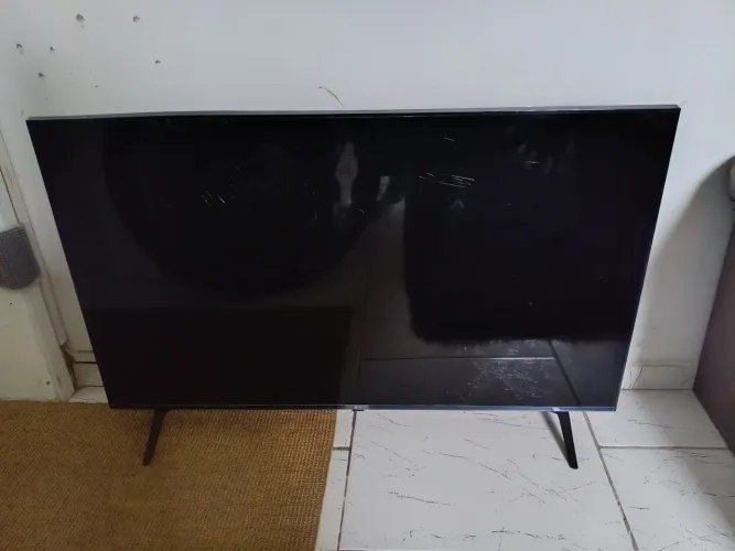 SmartTV seminova LG 42 polegadas com tela quebrada