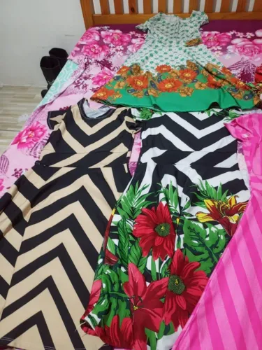 vestidos semi novos em perfeito estado.14 peças