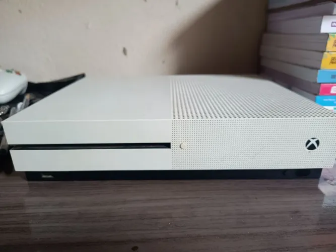Console Xbox One S + 2 Controles